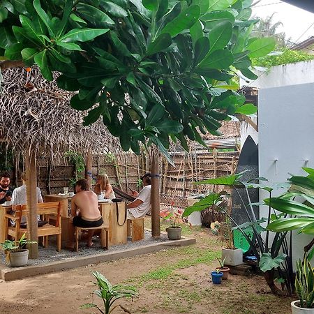 Cosynsurf Bed & Breakfast Matara Bagian luar foto
