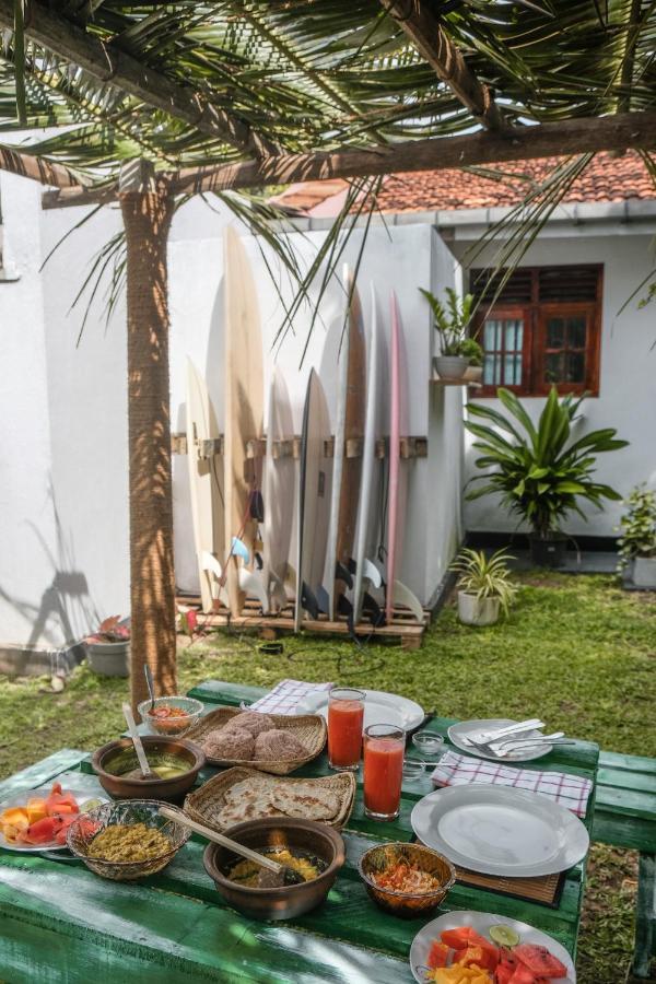 Cosynsurf Bed & Breakfast Matara Bagian luar foto