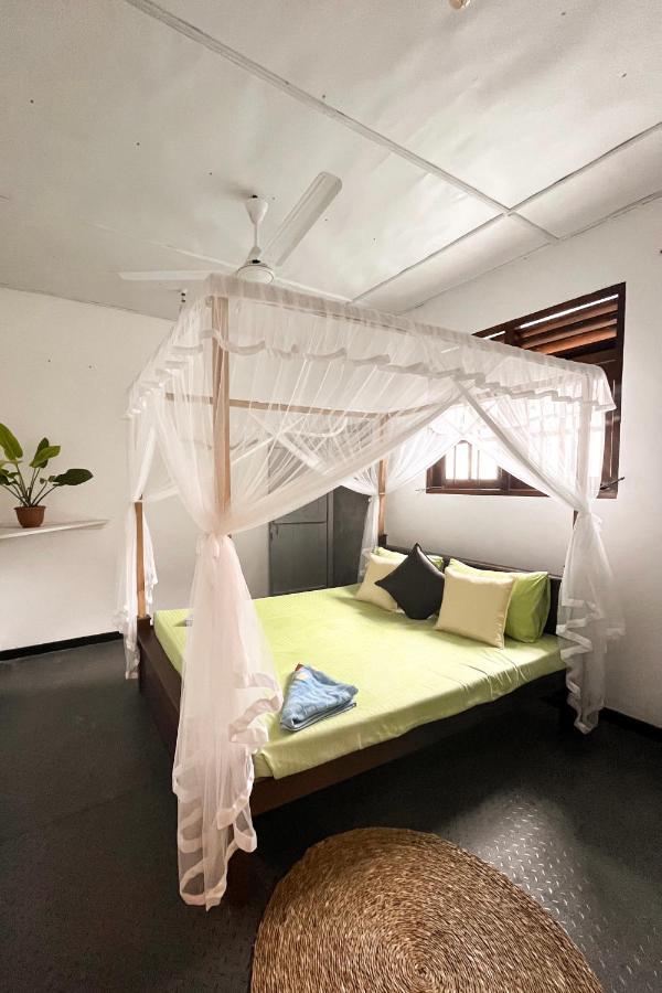 Cosynsurf Bed & Breakfast Matara Bagian luar foto