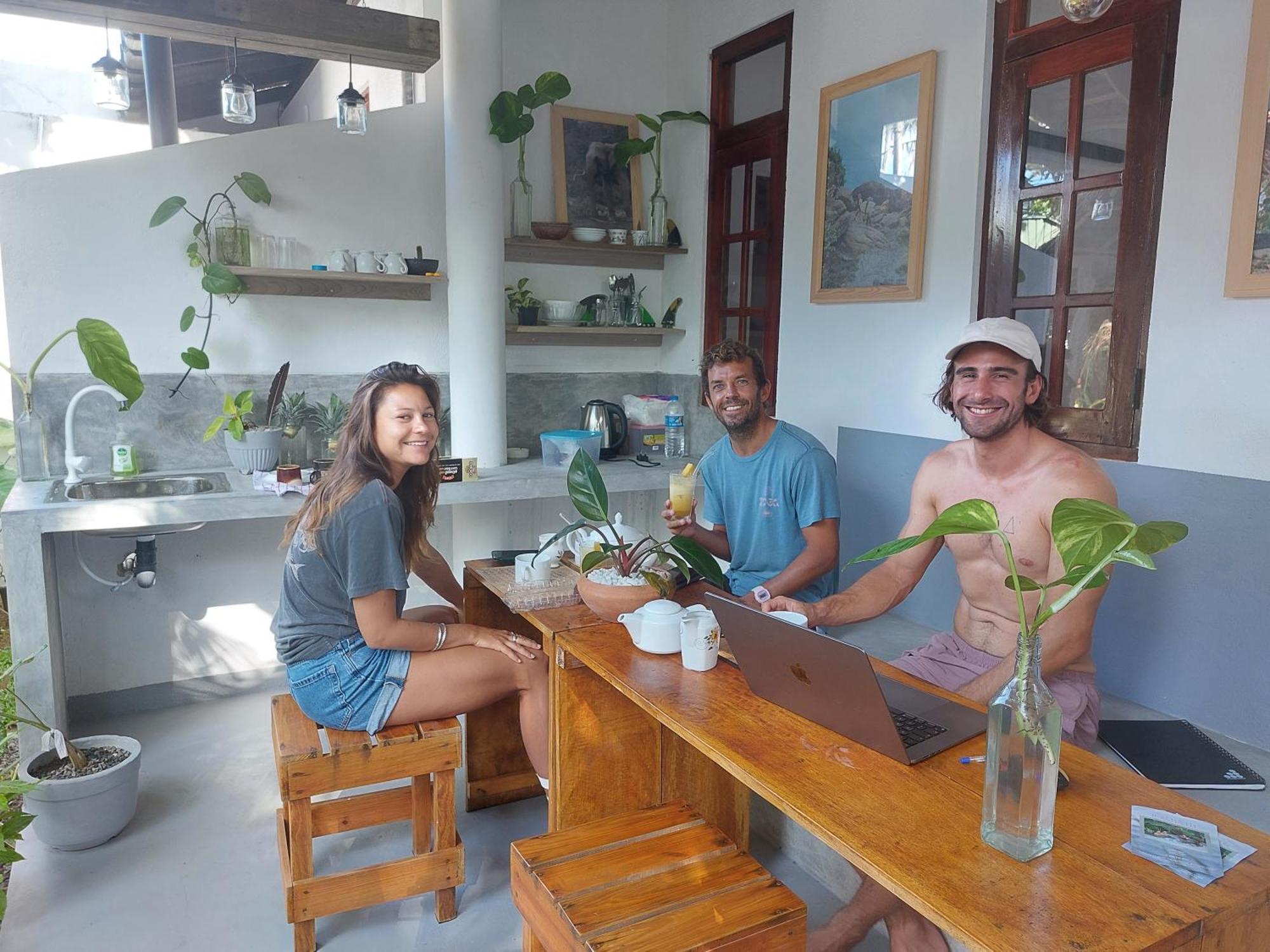 Cosynsurf Bed & Breakfast Matara Bagian luar foto