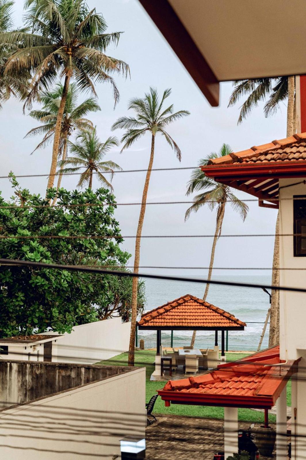 Cosynsurf Bed & Breakfast Matara Bagian luar foto