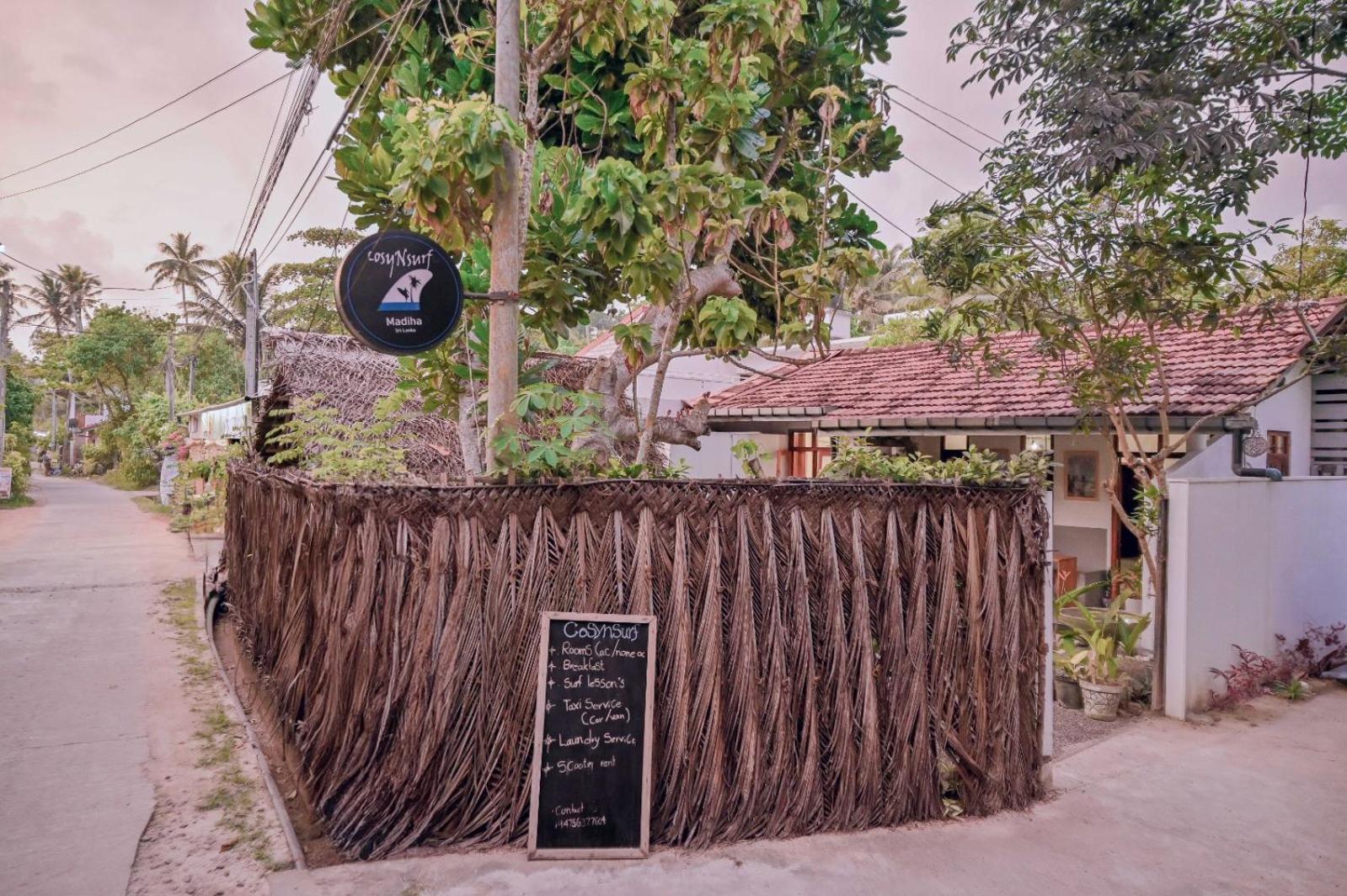 Cosynsurf Bed & Breakfast Matara Bagian luar foto